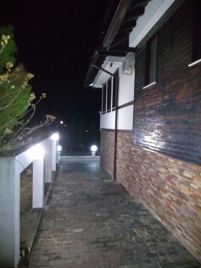 Къща За Гости "Мечта" Lyutibrod Extérieur photo